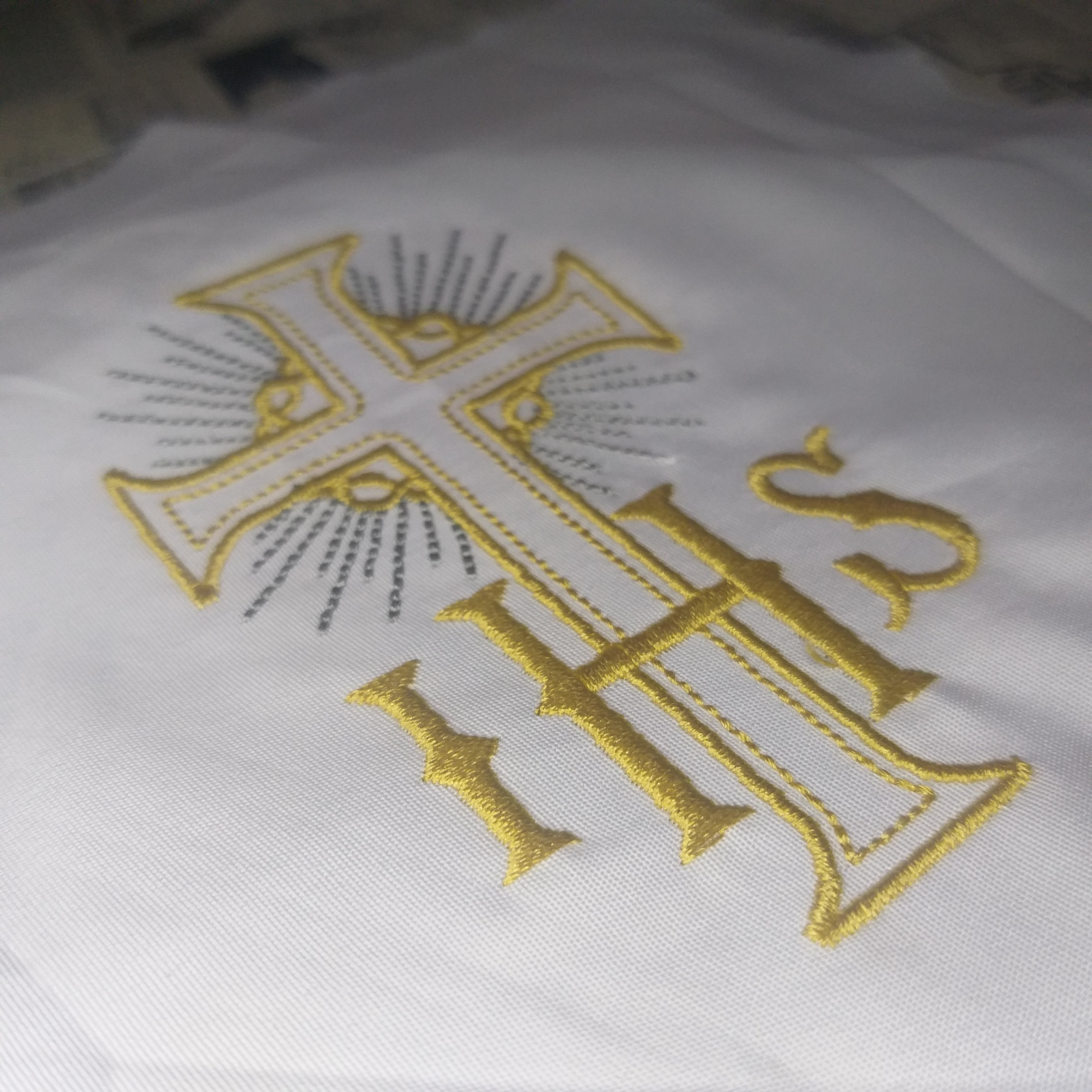 Cruz IHS - Diseño de bordado