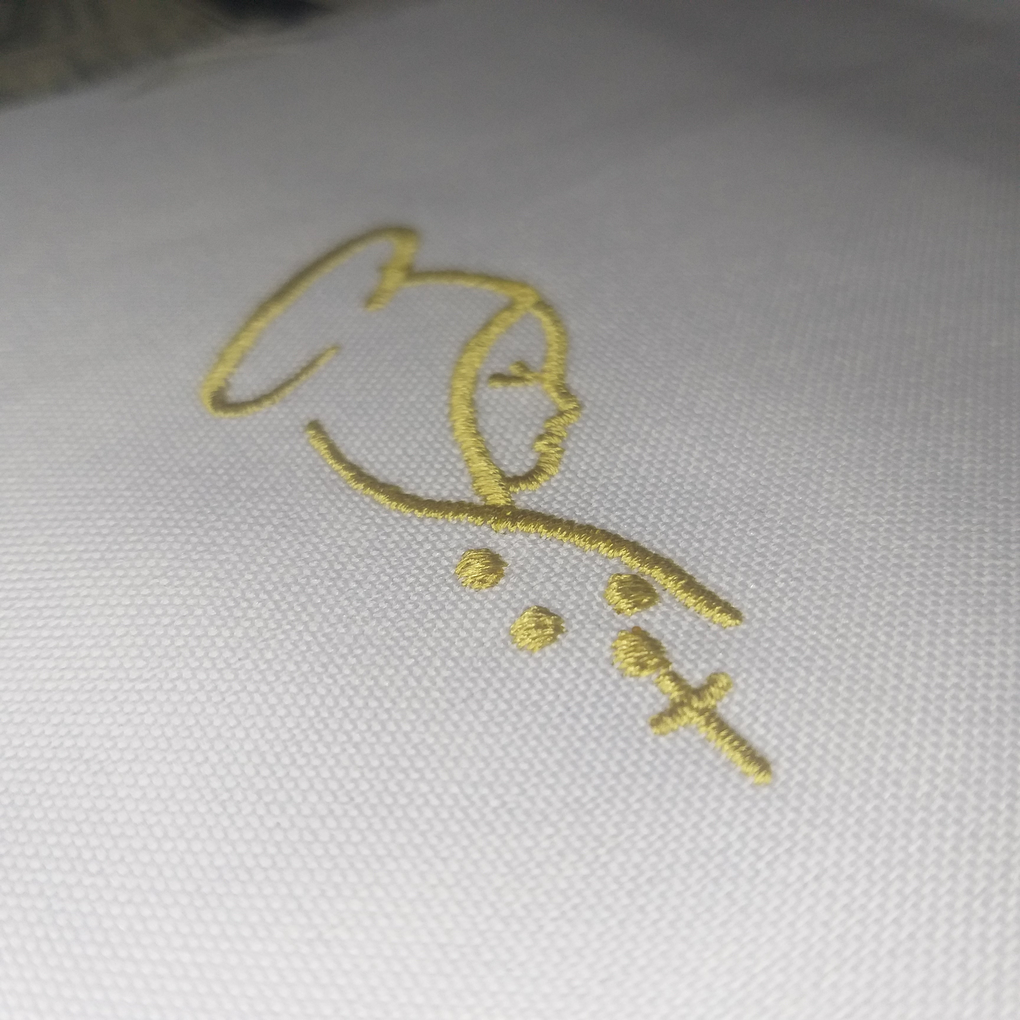 Silueta de la Virgen María - Diseño de Bordado