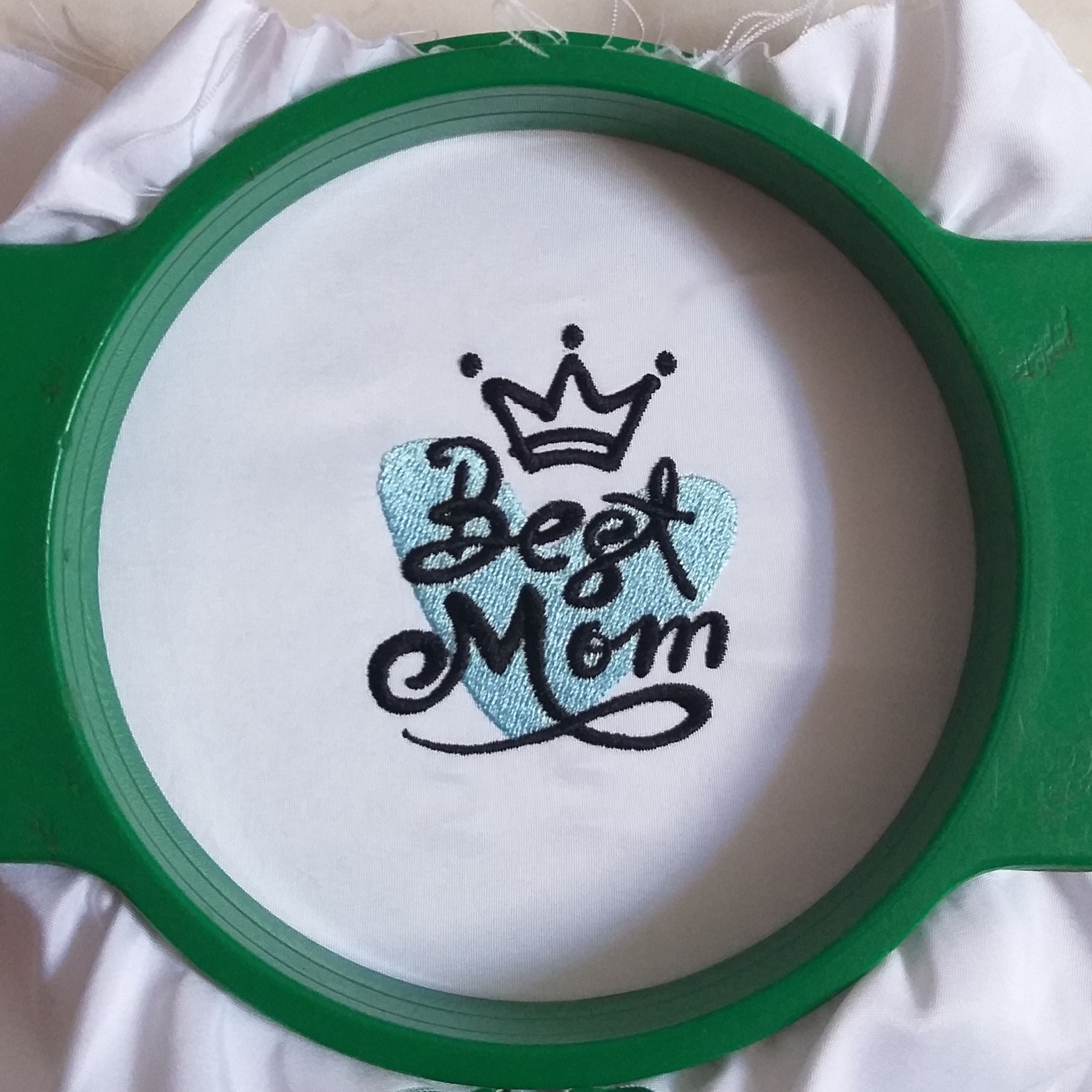 Corazón y Corona de la Mejor Mamá - Diseño de Bordado a Máquina para el Día de la Madre