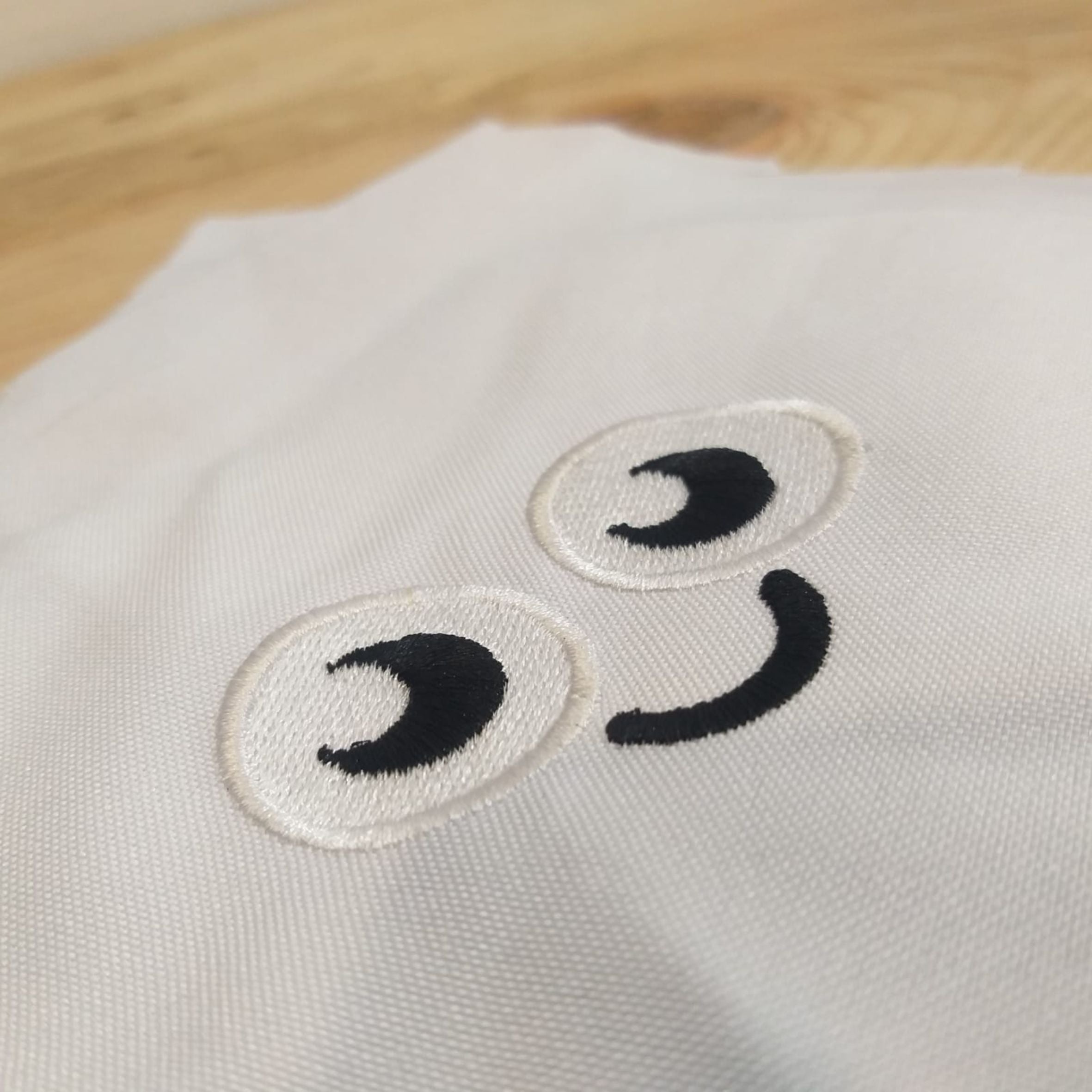 Cute Doll Face Avocado Eyes - Embroidery Design
