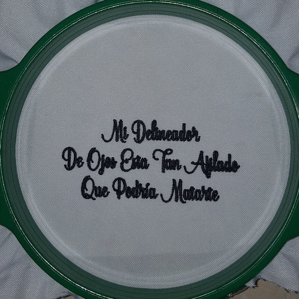 Mi Delineador de Ojos Está Tan Afilado Que Podría Matarte - Diseño para Máquina Bordadora