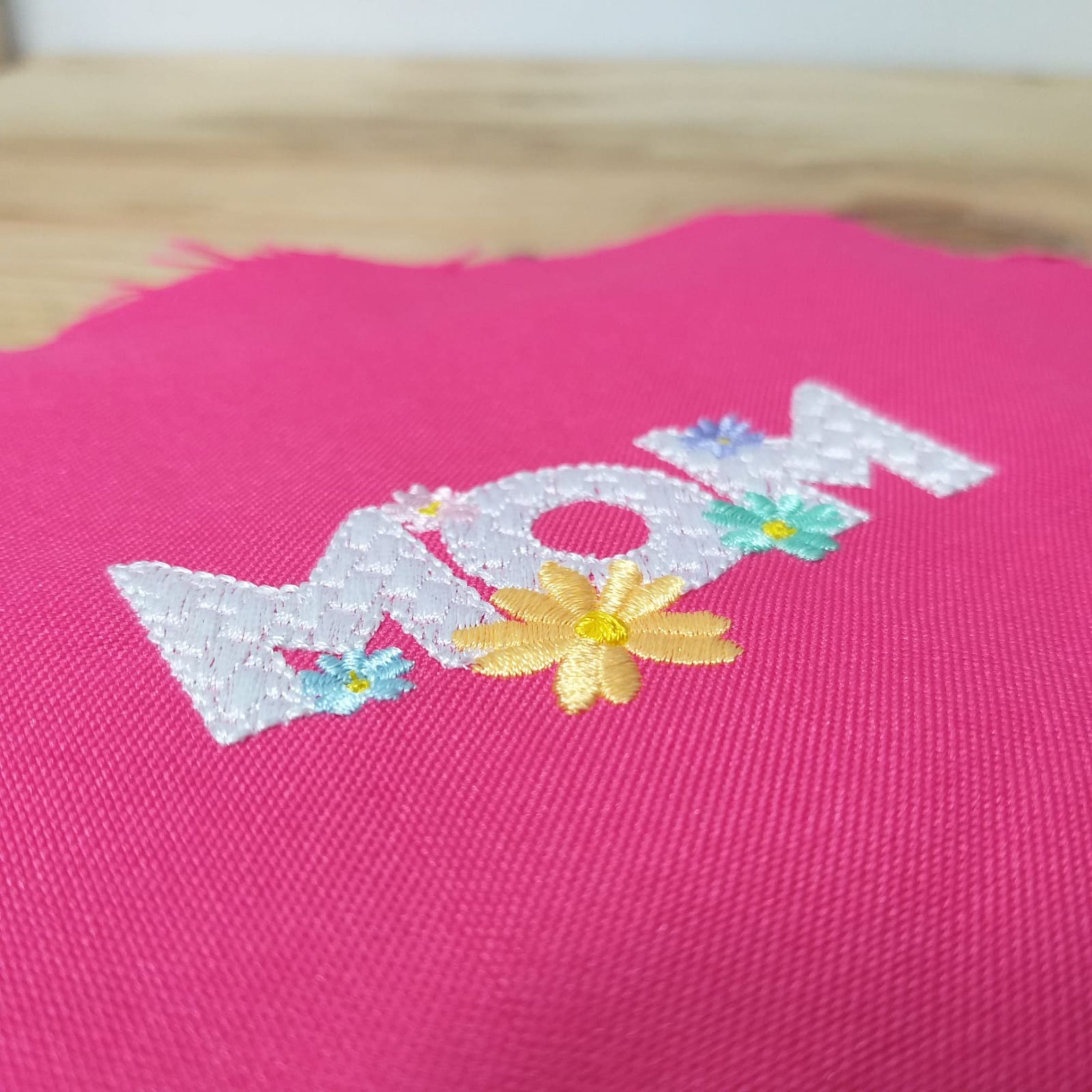 Mom Text With Texture and Flowers - Machine Embroidery Design