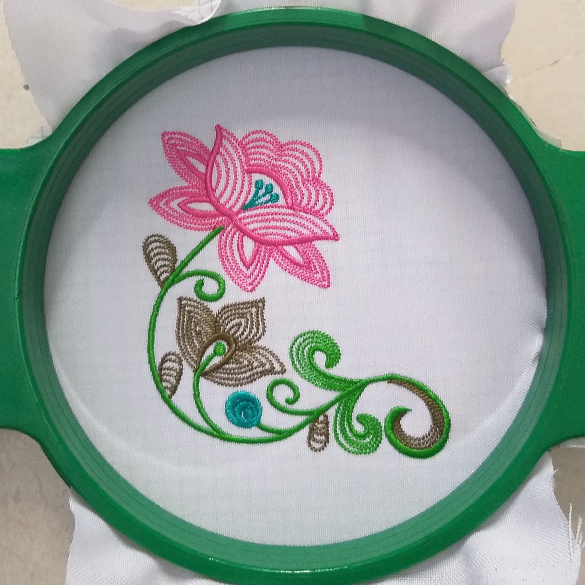 Nenuphar Stem Stitch - Machine Embroidery Design
