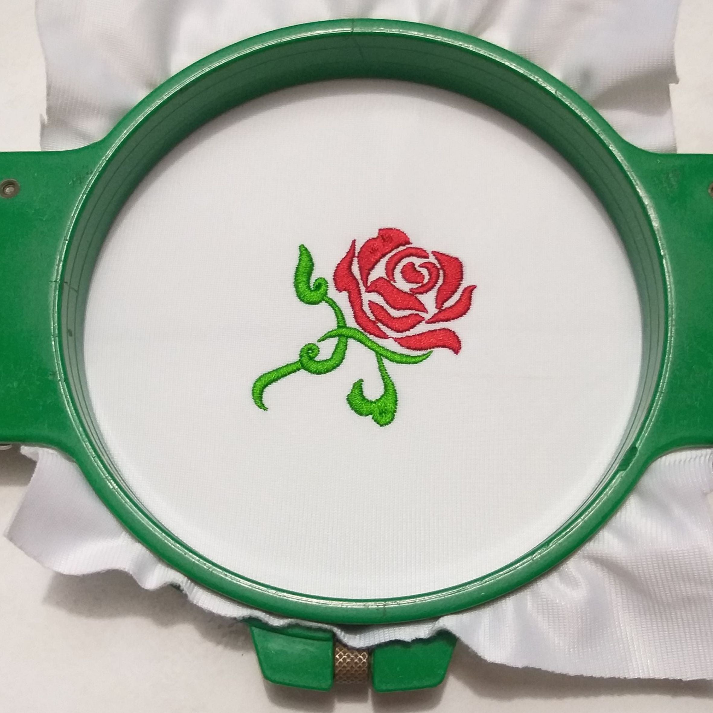 Rosa Roja - Diseño de Bordado a Máquina