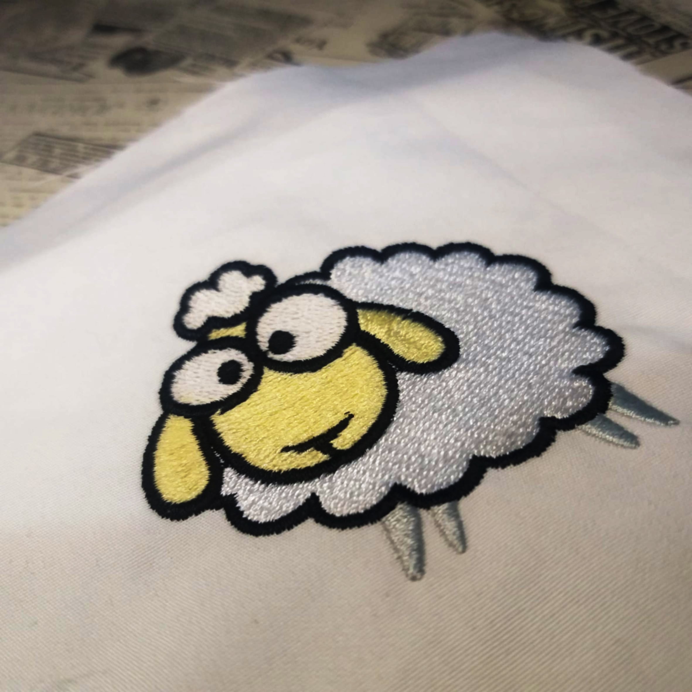 Ewe – Sheep Embroidery Design