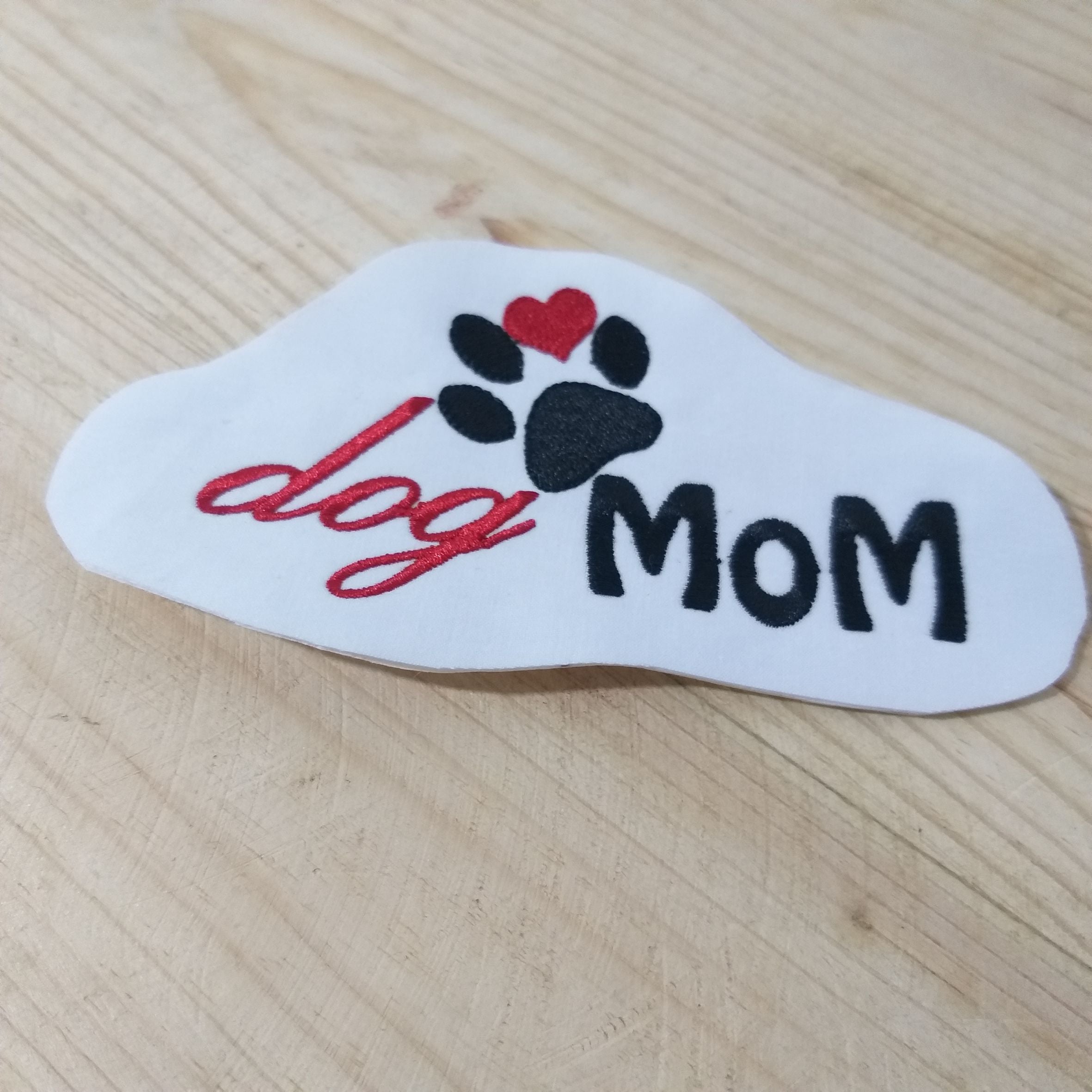 Dog Mom -  Paw - Heart Embroidery Design